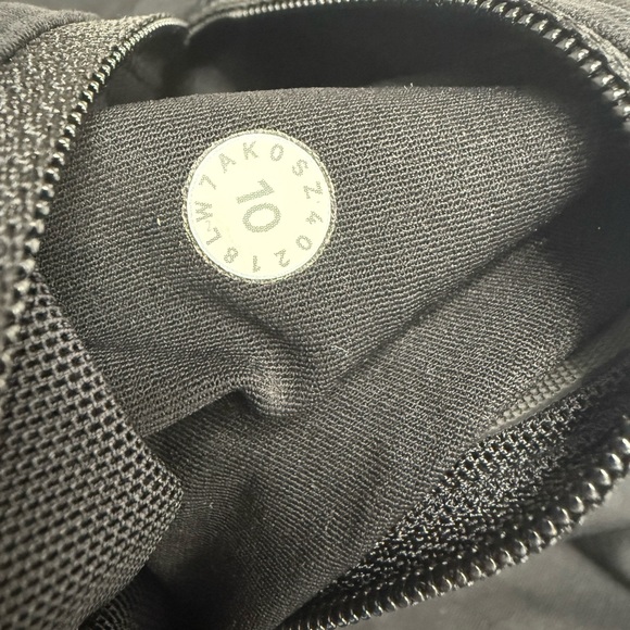 Lululemon Run Times Short II *4" size 10 - Picture 9 of 9